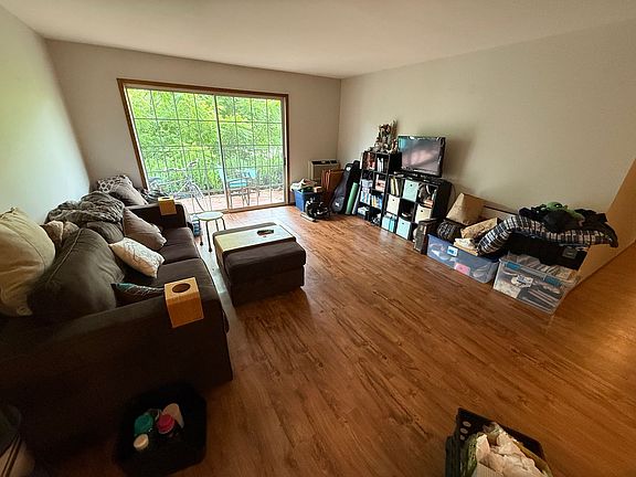 2nd image of 214 Williamsburg Dr #4