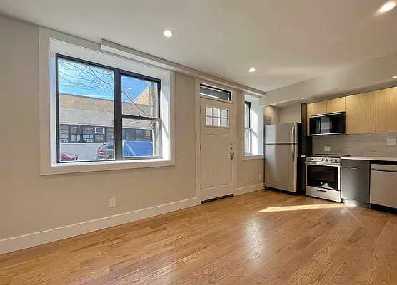 Rented by Reavis | media 17