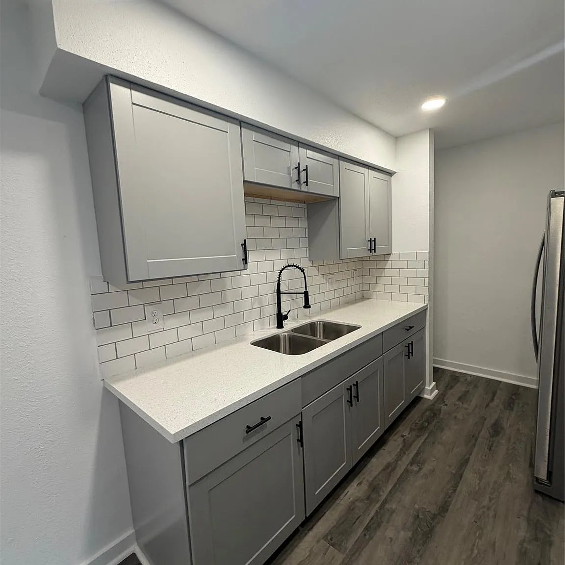 2 bed, 2.0 bath, 1122 sqft, $1,300 — Photo 2