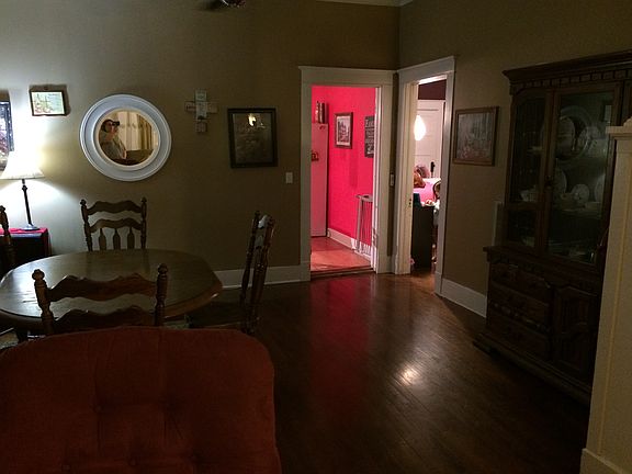 5th image of 302 Moody Ave