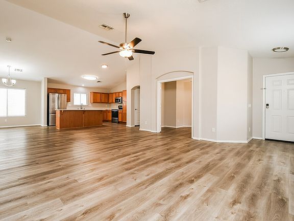 4th image of 39378 N Parisi Cir
