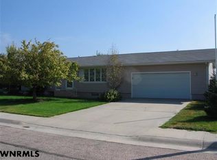 660 21st St, Gering, NE 69341