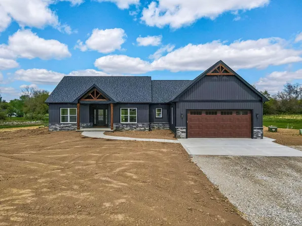 4254 Stone Hill Dr E, Carroll, OH 43112