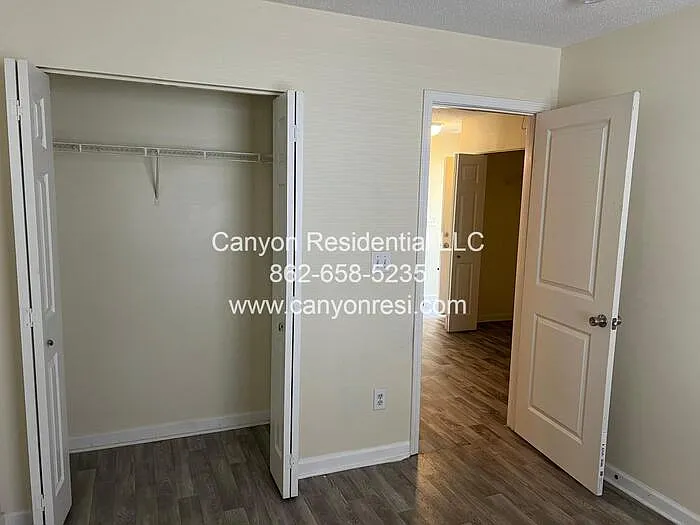 461 Bedford Knoll Dr — Photo 13