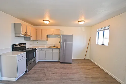 1142 E St Photo 1