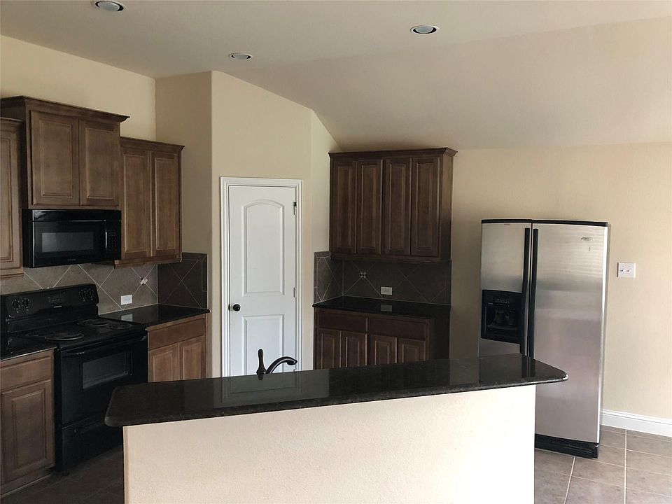 2nd image of 6504 Ashland Dr