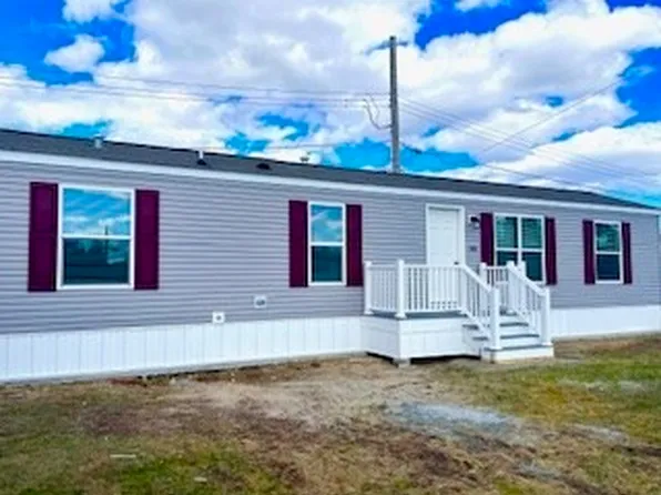 131 Washington St Trailer 50, Foxboro, MA 02035