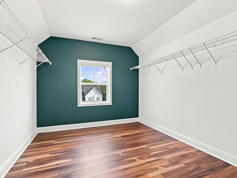 276 Turriff Way — Photo 36