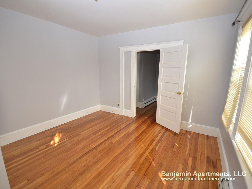 2nd image of 27 Kingsley St #2I