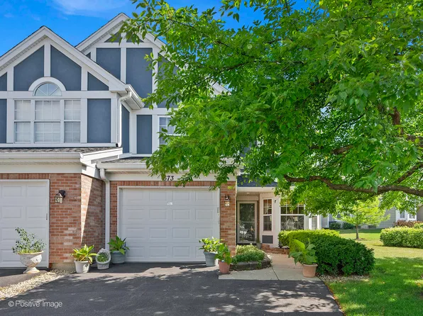 673 Kingsbridge Dr, Carol Stream, IL 60188