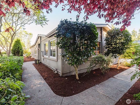 3rd image of 1754 NE Mesford Road #52