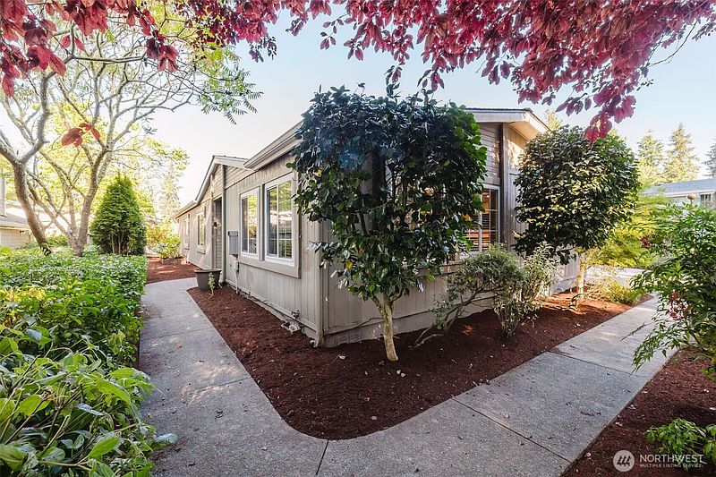 3rd image of 1754 NE Mesford Road #52
