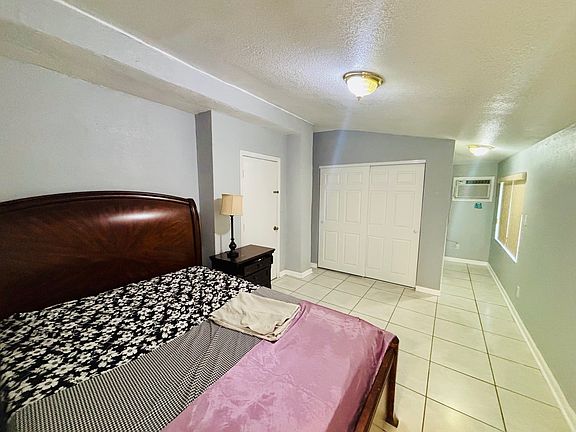 4th image of 318 Sugar Loaf Dr