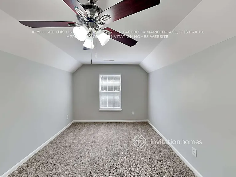 410 Queens Dr SW — Photo 9