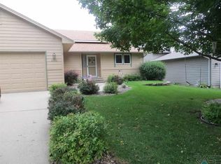 2300 S Avondale Ave, Sioux Falls, SD 57110