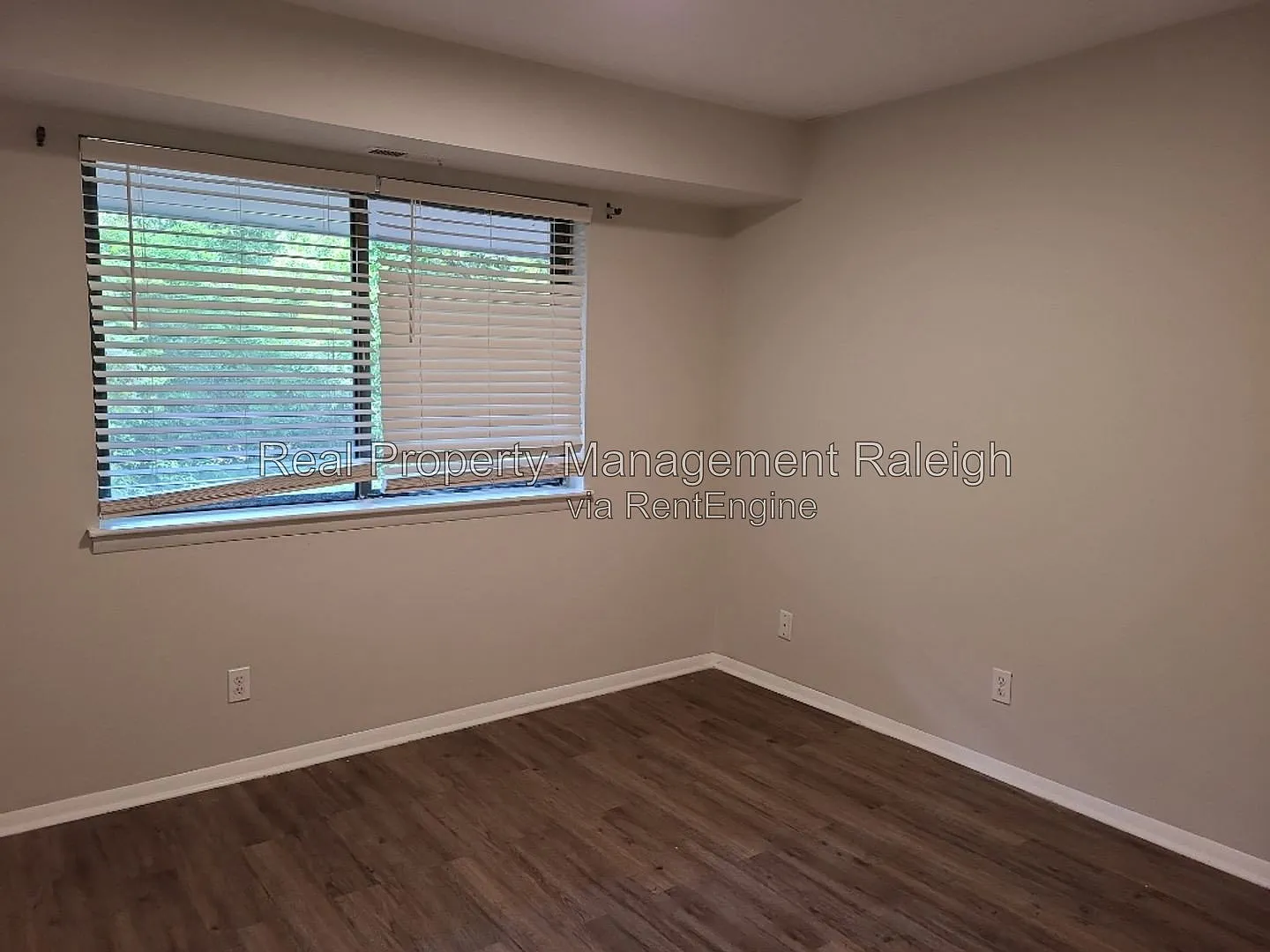 3 bed, 1.5 bath, 1044 sqft, $1,415 — Photo 3
