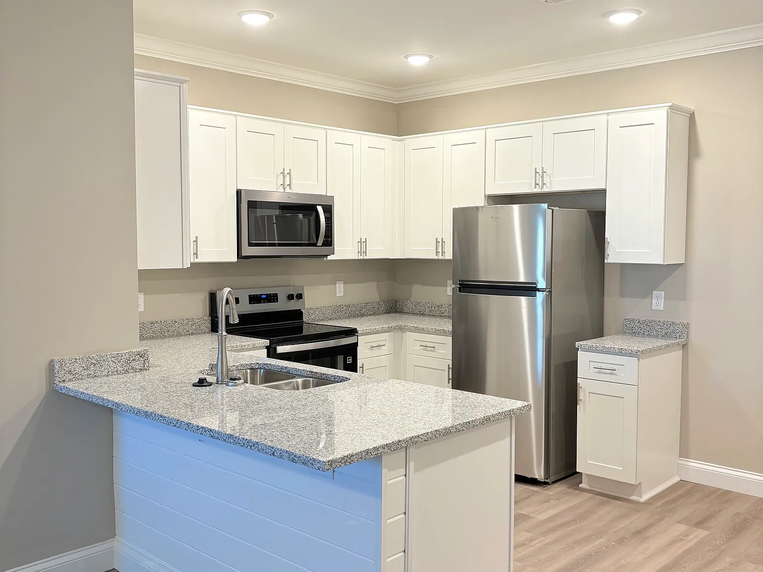 2 bed, 1000 sqft, $995 — Photo 3