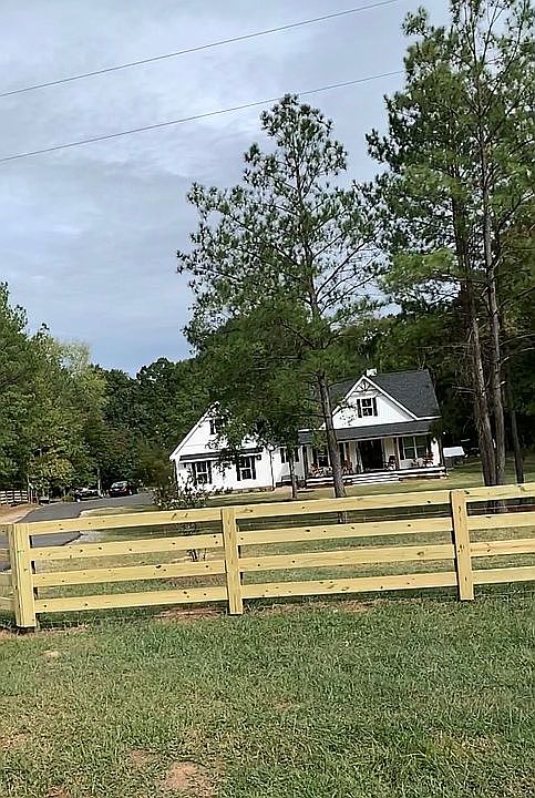 2nd image of 2530 Brattonsville Rd