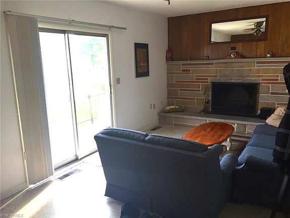 3rd image of 714 E Lake Ave