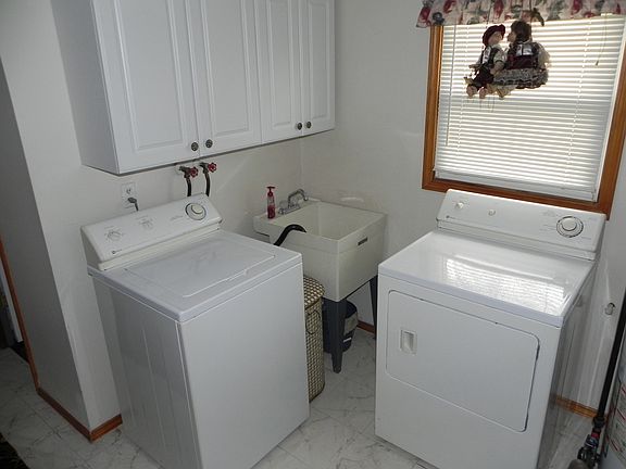 5th image of 7472 Goldenrod Dr