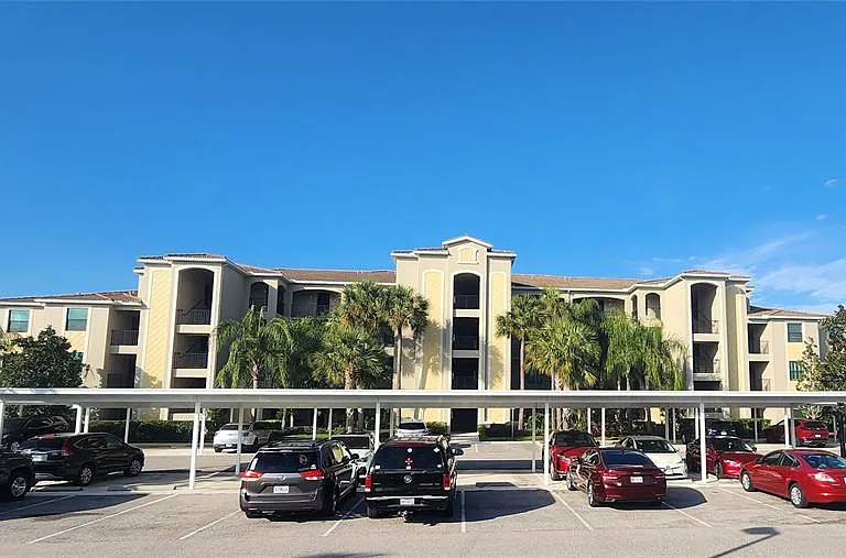 7005 River Hammock Dr #305 — Photo 1