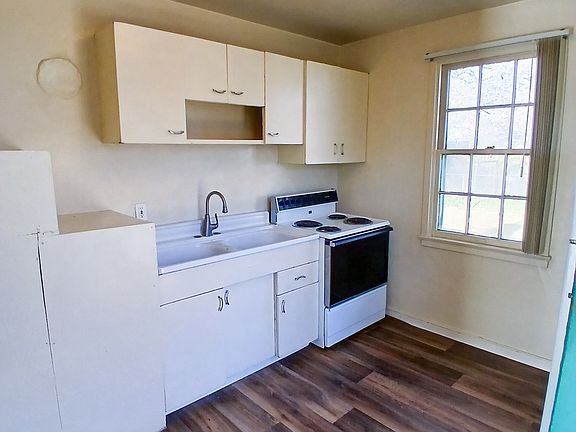 2nd image of 3936 W Pershing Dr #3936