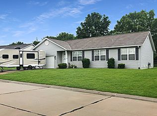 1408 Weller Dr, Shiloh, IL 62269