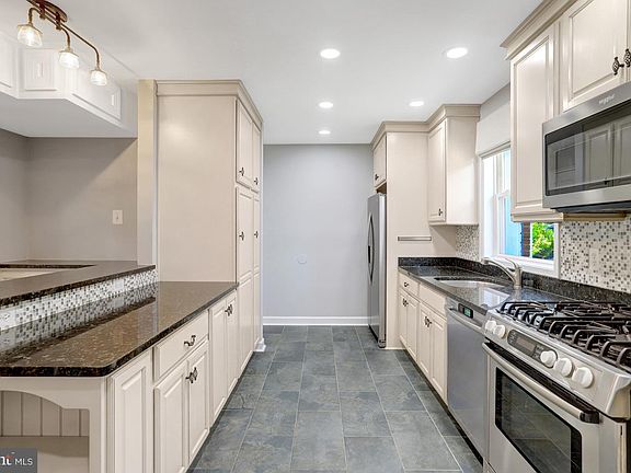 3rd image of 2935 Landover St