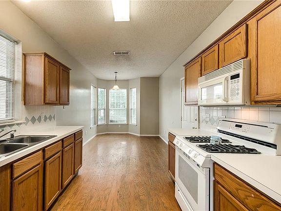 5th image of 4929 Lodgepole Ln