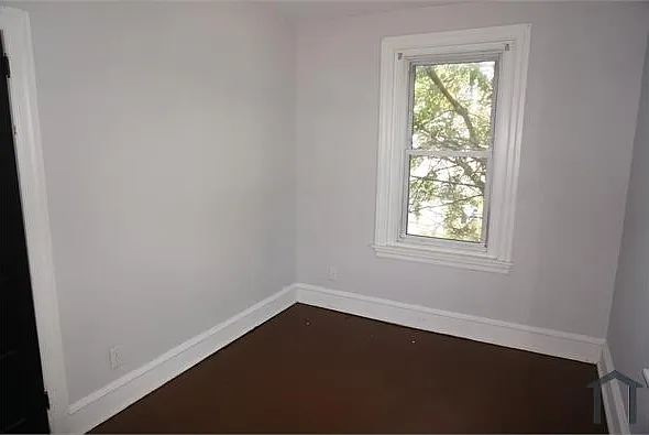 124 Knox St — Photo 13