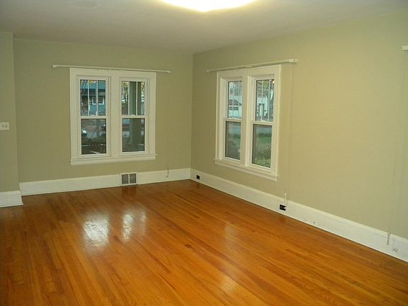 5th image of 817 7th St SE #21