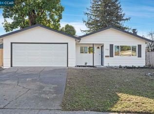 710 Hewett St, Santa Rosa, CA 95401