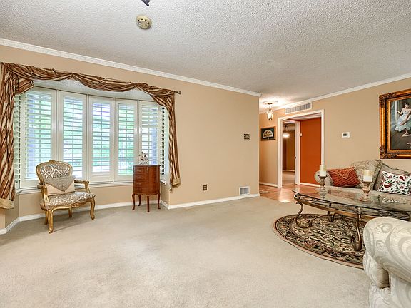 3rd image of 8226 Hunnicut Rd