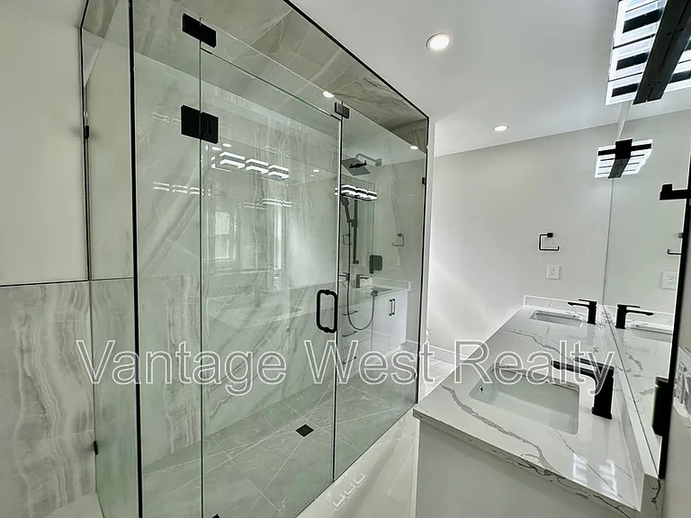 3608 Silver Way — Photo 23