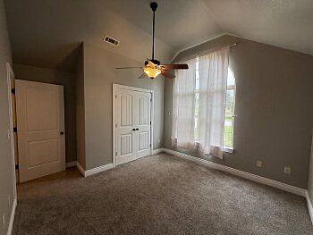 5th image of 135 Caterpillar Ln