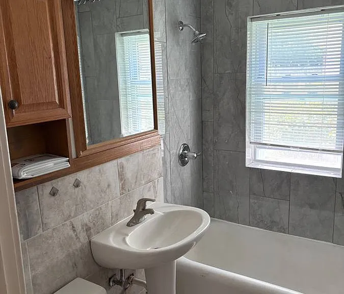 3300 Girard Ave S #14 — Photo 2