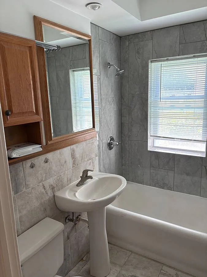 Building Photo - 3300 Girard Ave S #2