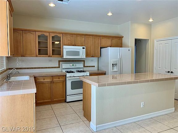 3rd image of 9235 Horseshoe Basin Ave #0