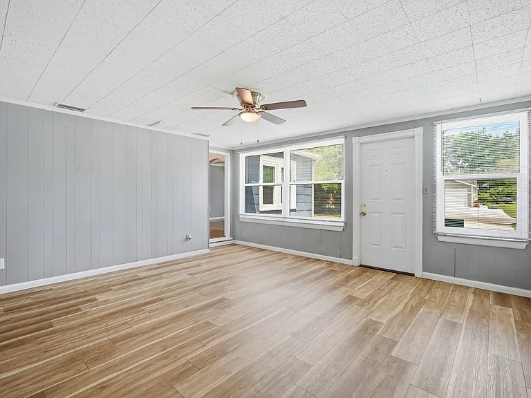 1419 E Jean St — Photo 8