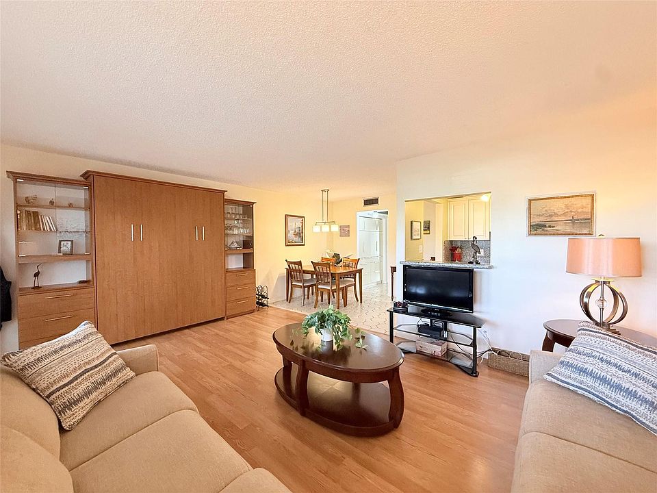 1st image of 1113 Cambridge #1113
