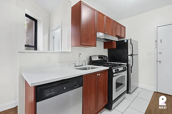 Rented by REZI | media 3