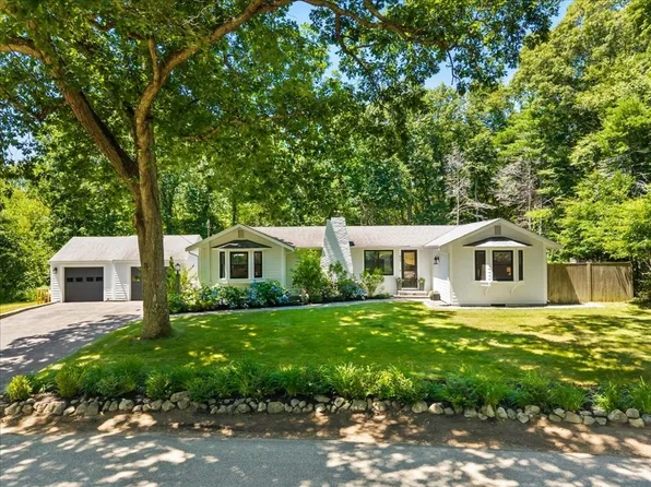 822 First Parish Rd, Scituate, MA 02066