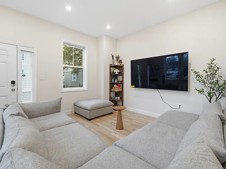 77 North St #77 — Photo 3