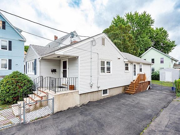 3rd image of 11 Marlboro St