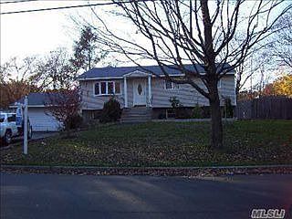 2nd image of 136 Greenhaven Dr