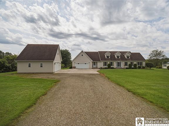 2nd image of 545 Warren Rd