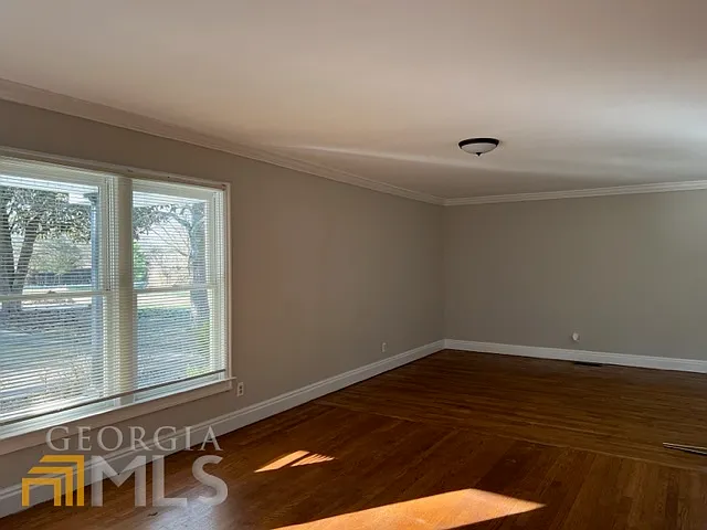 3 bed, 1536 sqft, $2,075 — Photo 2