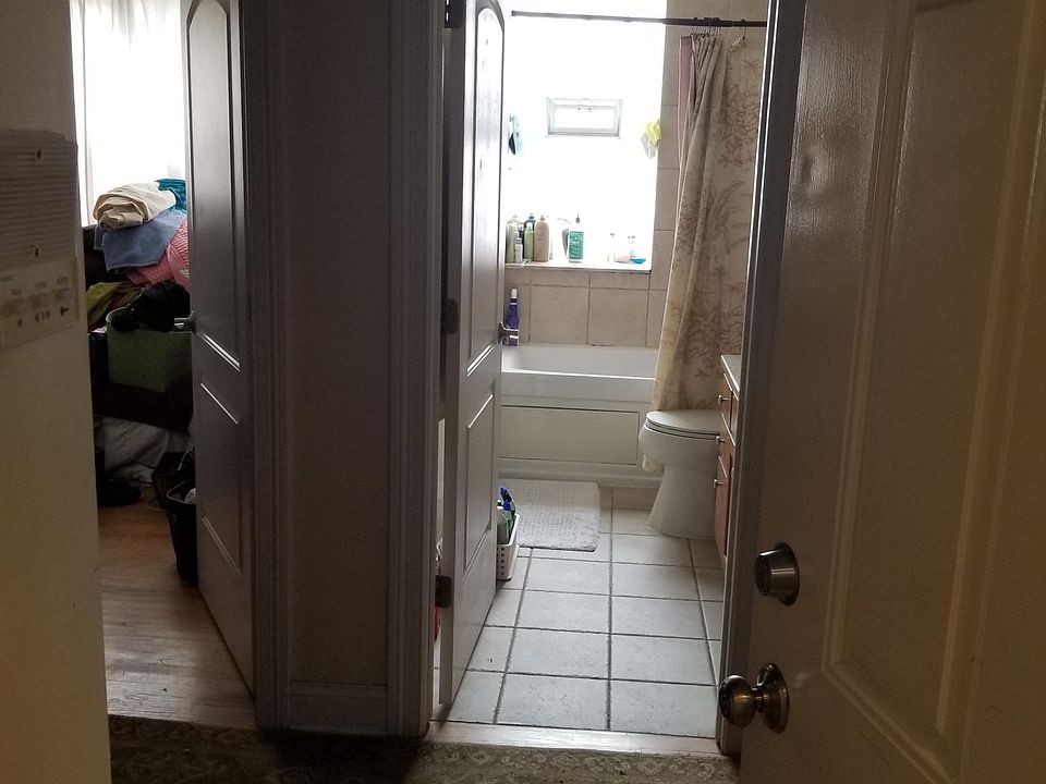 Exit into flat