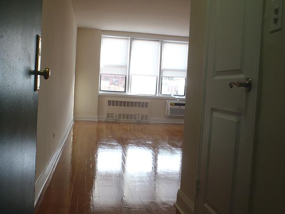4th image of 8635 21st Ave #6