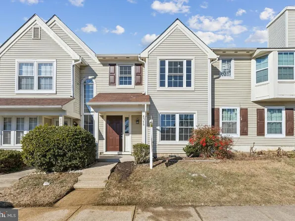8775 Village Green Ct, Alexandria, VA 22309
